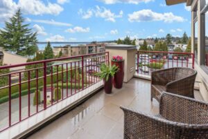 Các cách làm ban công nhà đẹp, nổi bật hơn so với thông thường